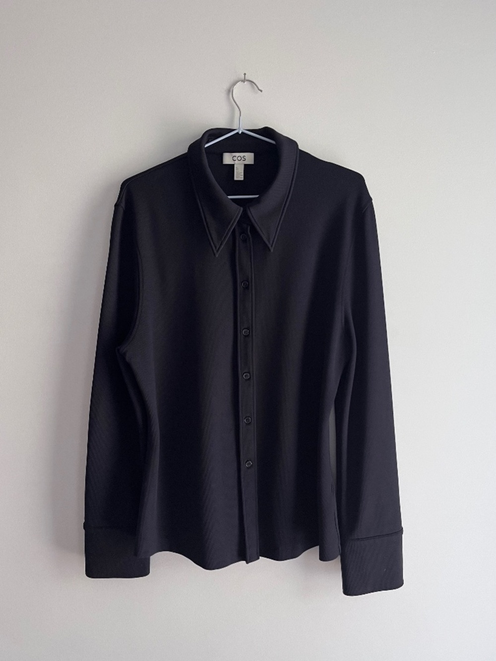 COS stretch knit pointed collar shirt in navy - Size L